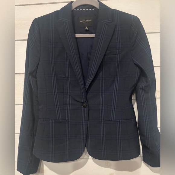 BANANA REPUBLIC Women
Marzotto Italian Wool Navy Check
Plaid Blazer 2. - Picture 2 of 16